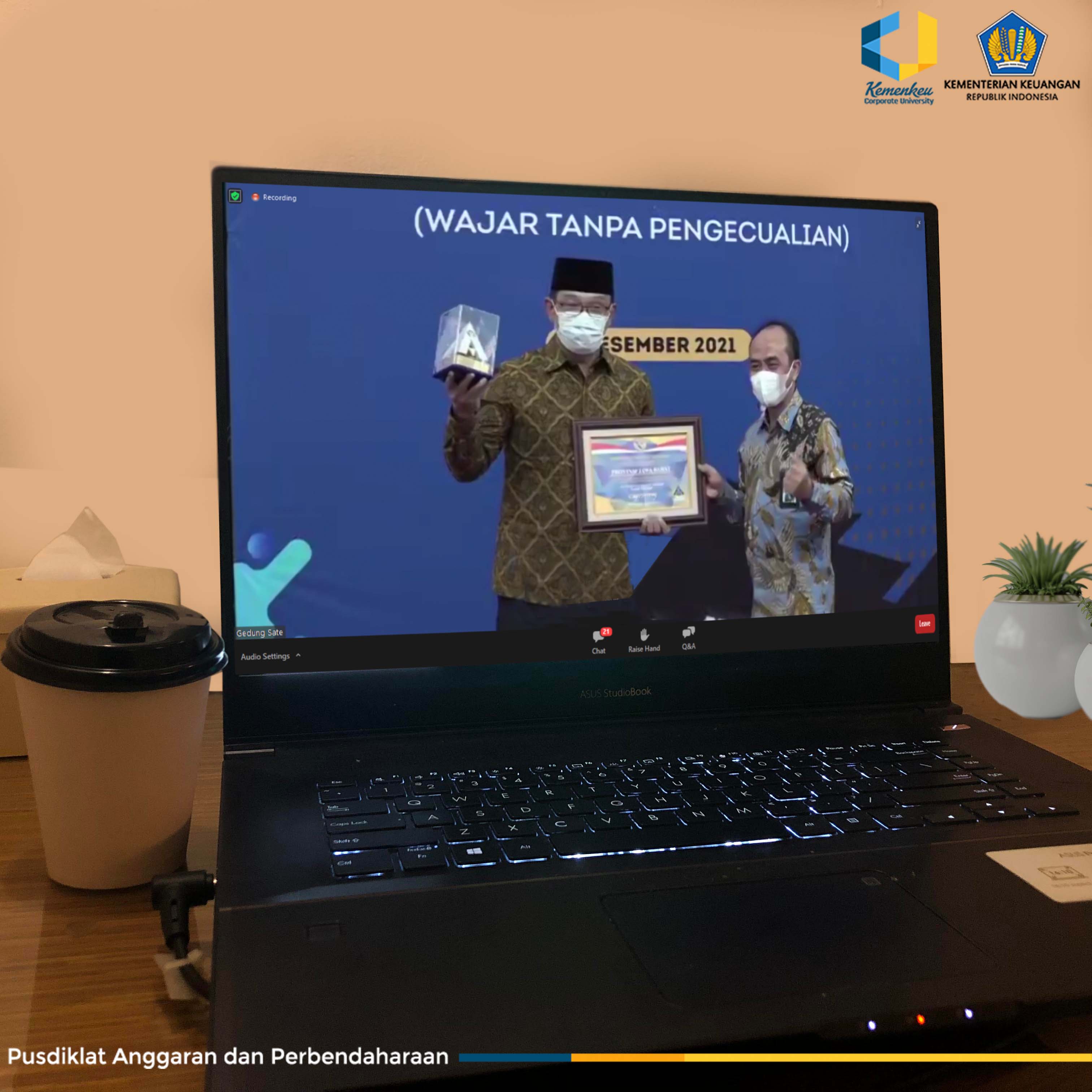 Penyerahan DIPA dan ALokasi TKDD Tahun 2022 Kanwil DJPb Jawa Barat
